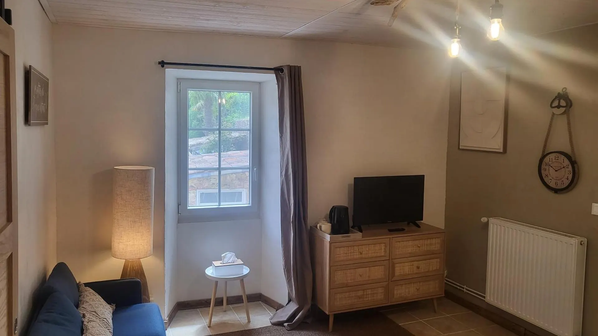 Meyras Chambres D'Hotes La Storya צרפת